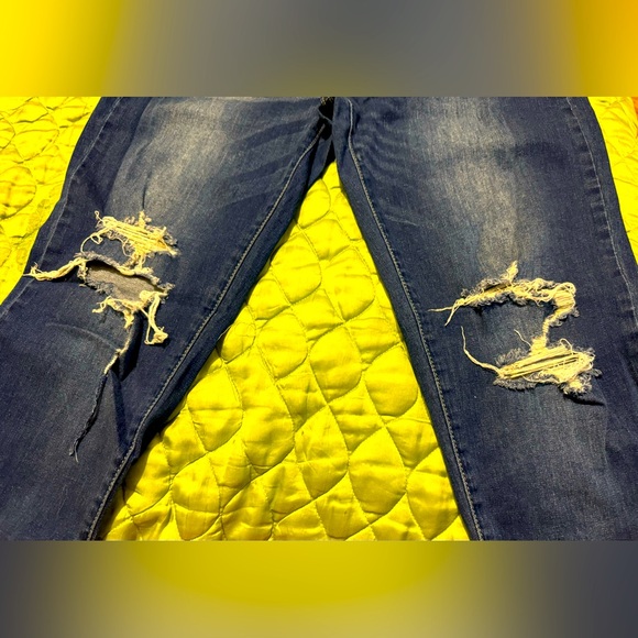❤️WOMEN’S DISTRESSED JEANS❤️SIZE 12❤️New York - Picture 6 of 10